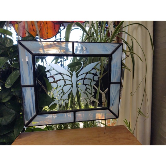 Etched Butterfly White Cloud Glass Frame Stained Glass Hanging Suncatcher - Picture 6 of 10